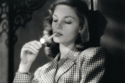 lauren-bacall-smoking1.jpg