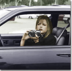 woman_camera_car.jpg